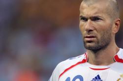 爱游戏-戈贝尔逆境觉醒，山西队鏖战黄蜂终显英雄本色