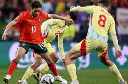 AYXapp下载-包含欧预赛战局白热化：实力对比激烈的词条