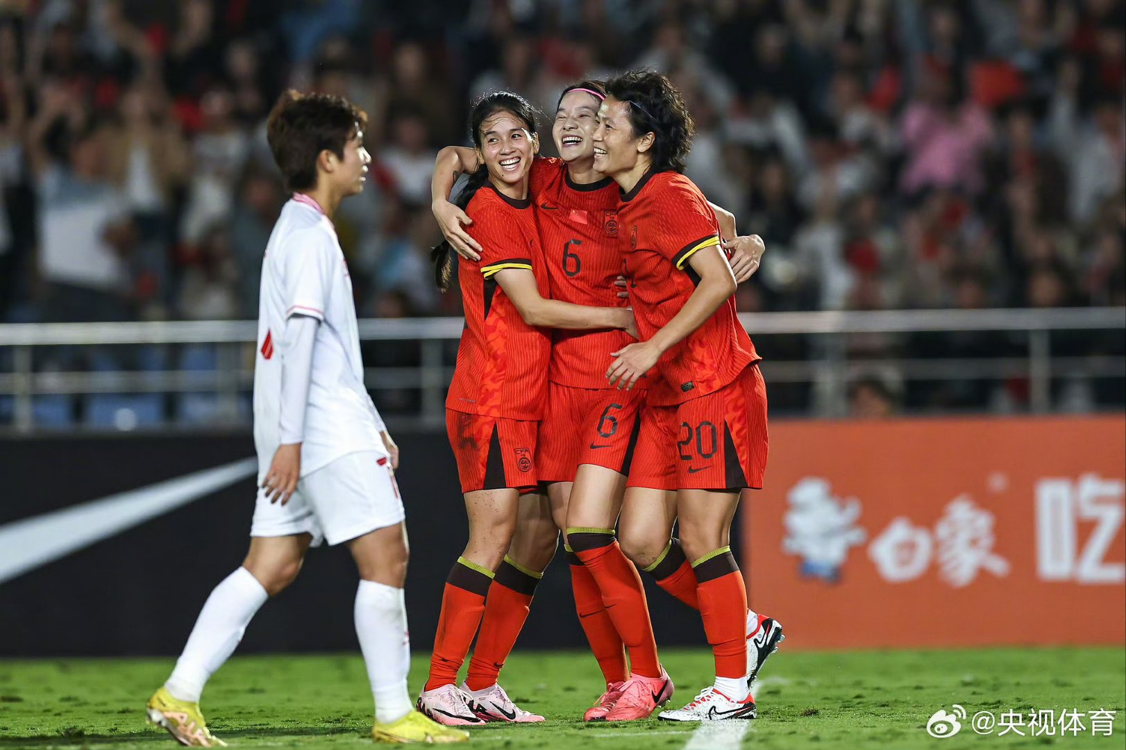 中国女足冲击亚洲杯,实力跻身强队之林! 中国女足冲击亚洲杯,实力跻身强队之林!