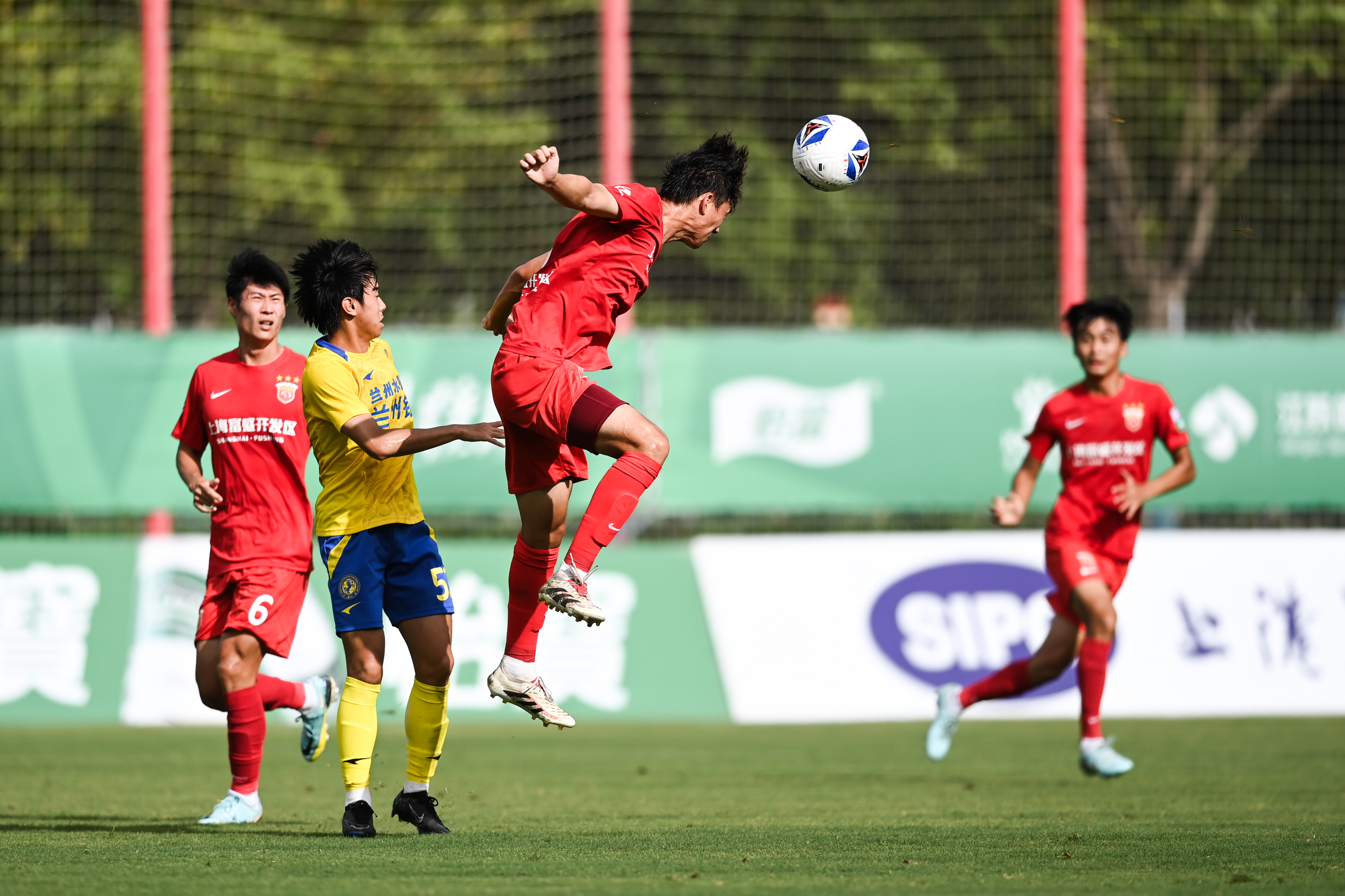 包含冠军争夺战悄然升温,角逐激发球迷热情的词条 包含冠军争夺战悄然升温,角逐激发球迷热情的词条