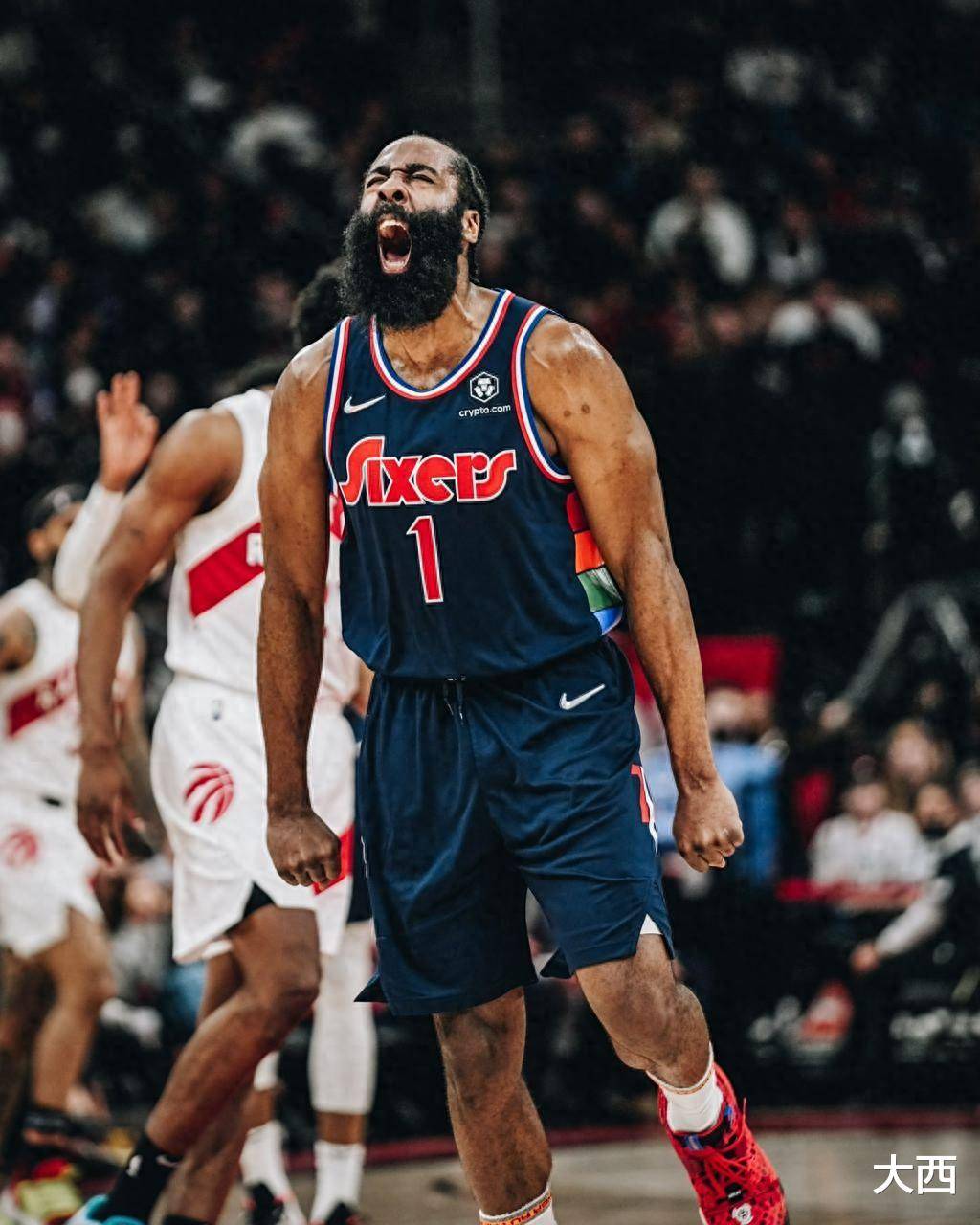 球星哈登砍下分，火箭取得胜利终结连败的简单介绍