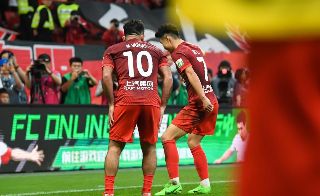 阿贾克斯力擒都灵，晋级欧冠八强的简单介绍