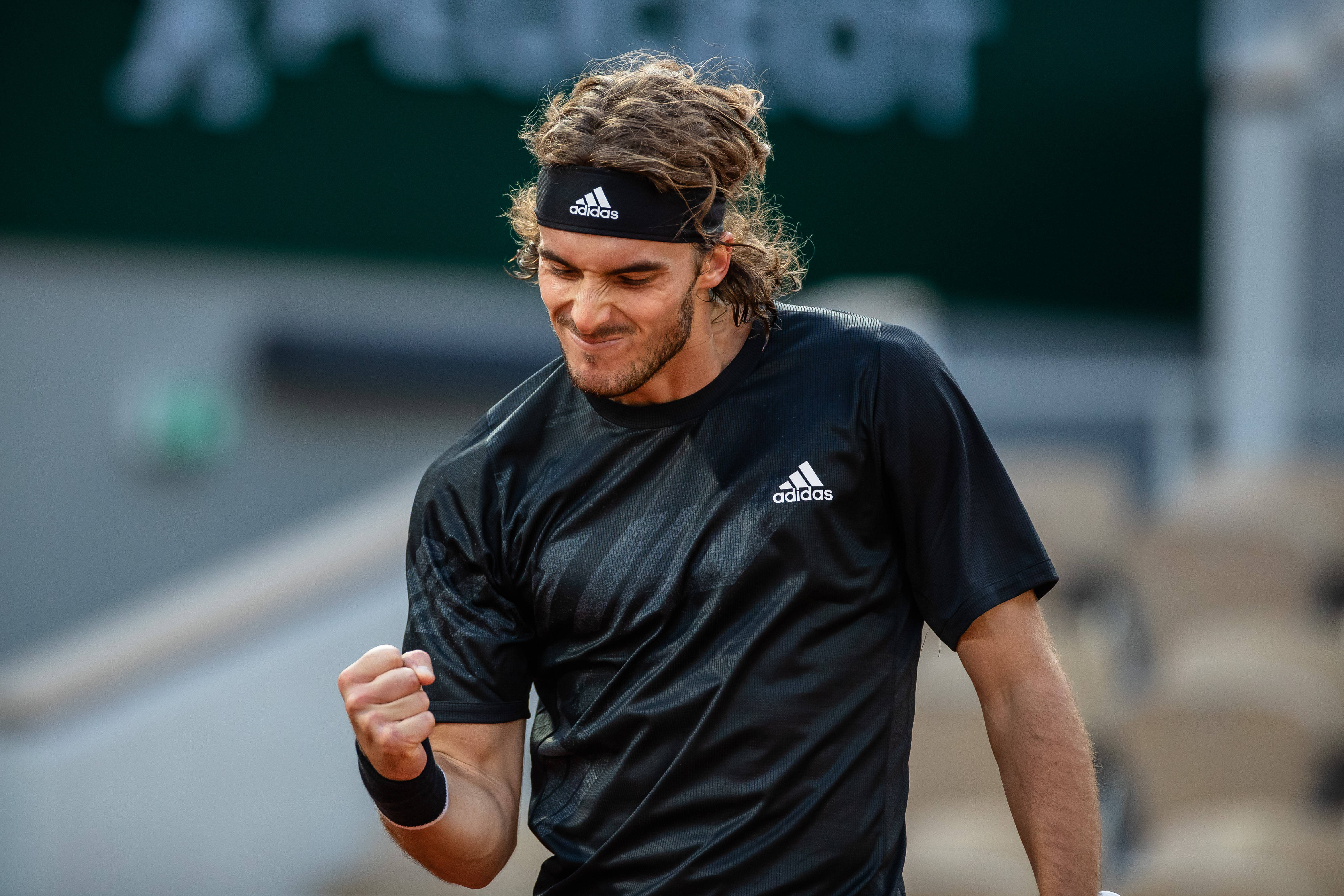 德国网球队完胜世界网球队，西西帕斯爆发神勇的简单介绍