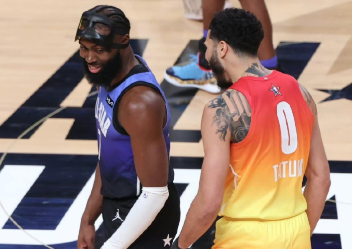 包含乌拉圭翻盘瓦伦西亚，德容三分雨点燃全场的词条