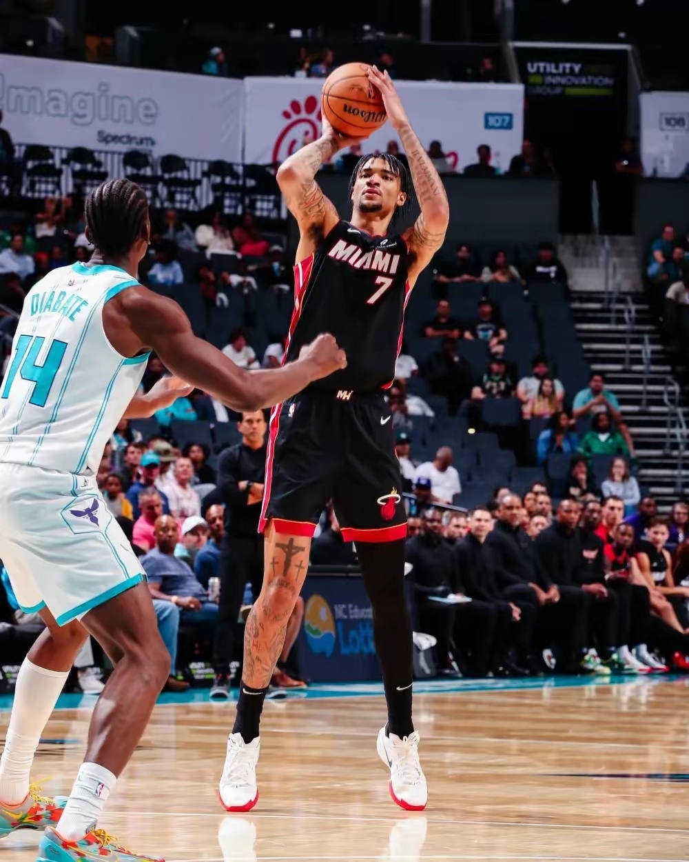 热火B队力克法国男篮，巴恩斯打破历史纪录