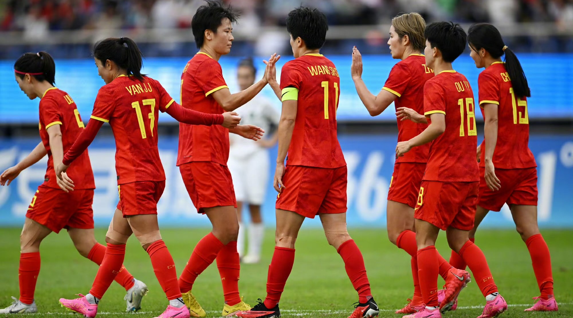 中国女足再次大获全胜，赢得比赛