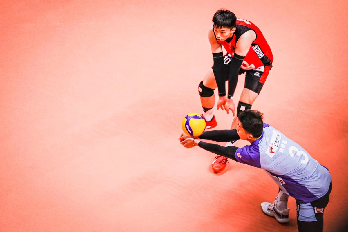 浙江队完胜上海队，拉文扛起全队的简单介绍