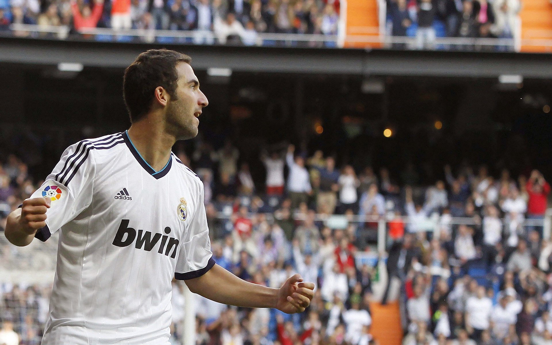 格列兹曼关键节点连续得分，国际米兰战术纪律击溃曼联